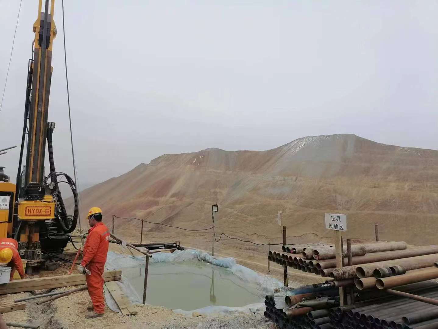HYDX-6 full hydraulic drilling rig construction site